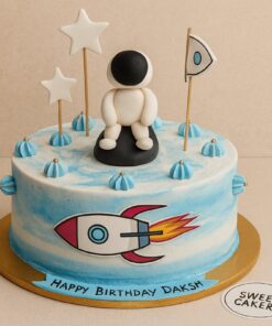 astronaut theme cake from Sweet Cakery