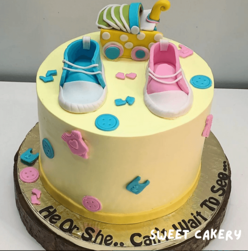 Baby shower theme cake
